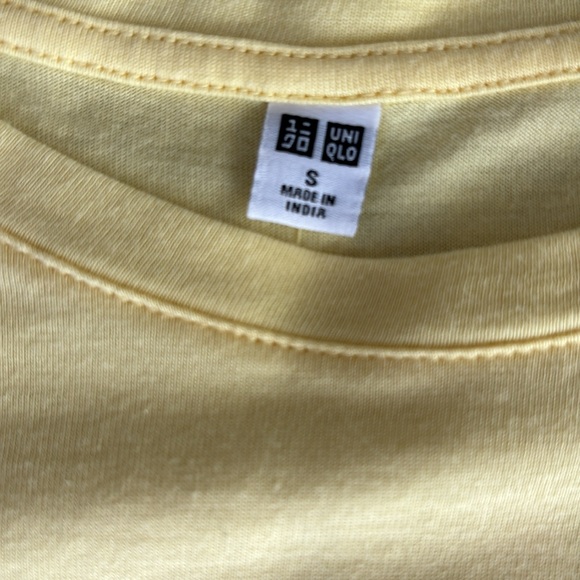 UNIQLO Tee Shirt - Springs Hottest Color - Picture 4 of 6